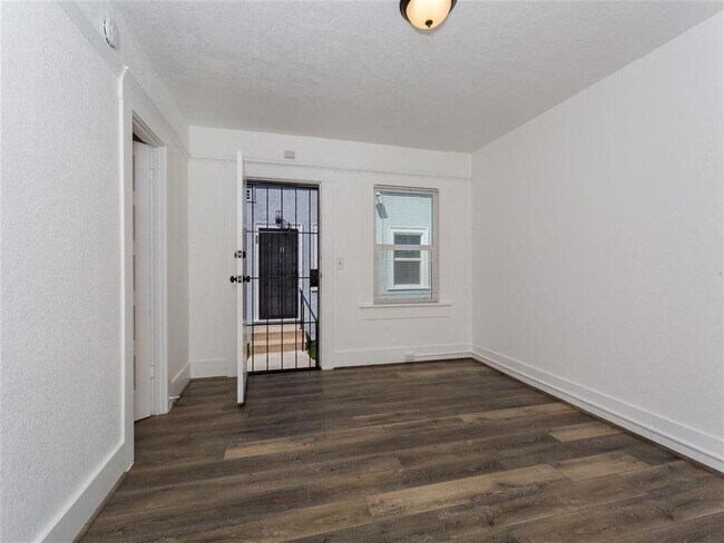 Front entry view from living space - 326 E. 8th