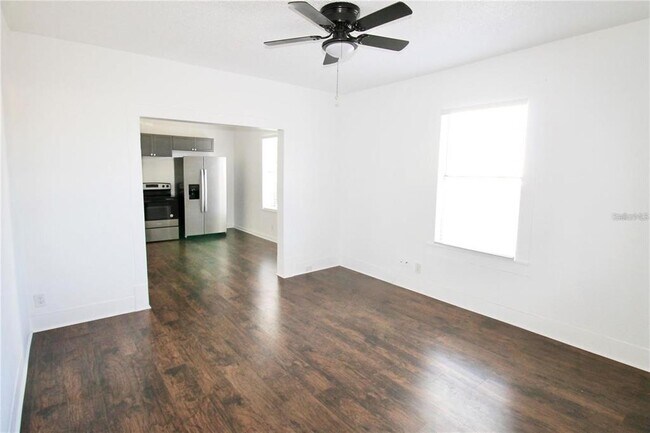 Building Photo - 610 Dundee Rd