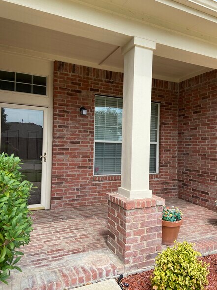 Building Photo - 112 Cherrytree Trl