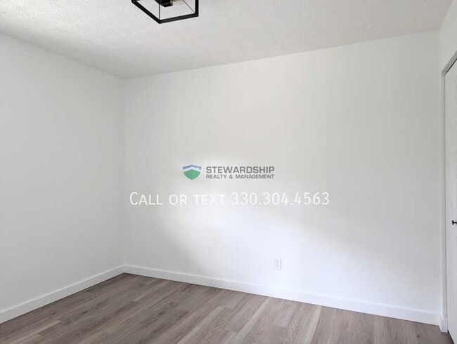 Building Photo - 5003 Massillon Rd