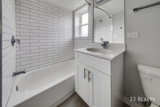 Building Photo - 551 W Euclid Ave