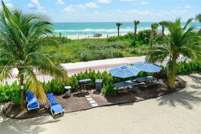 Building Photo - 6039 Collins Ave