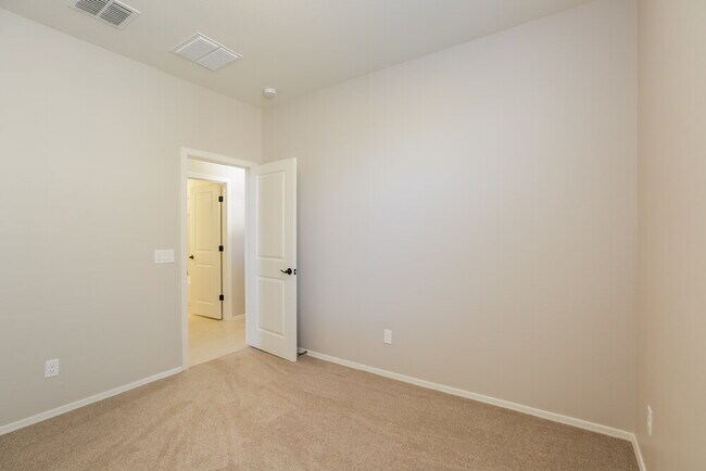 Building Photo - 16636 W Jenan Dr