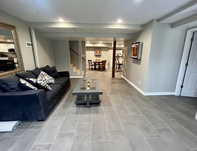 Primary Photo - 295 Castlewood Rd