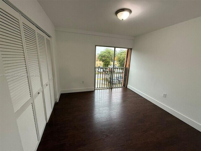Building Photo - 231 NW 109th Ave