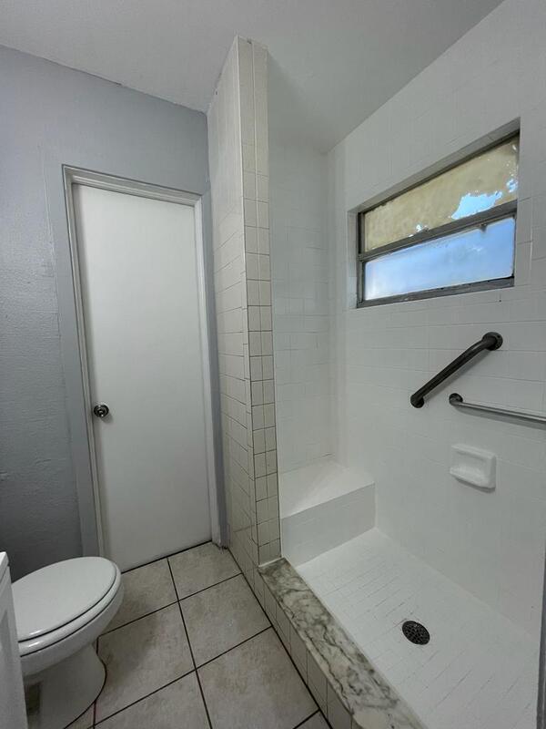 Building Photo - 4518 9th Ave S