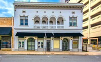 Building Photo - 612 E 5th St