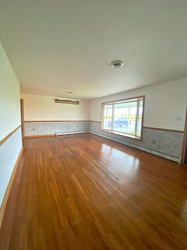 Building Photo - 5526 PA-25