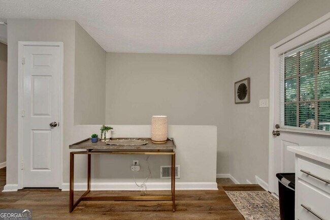 Building Photo - 4375 Coopers Creek Dr SE