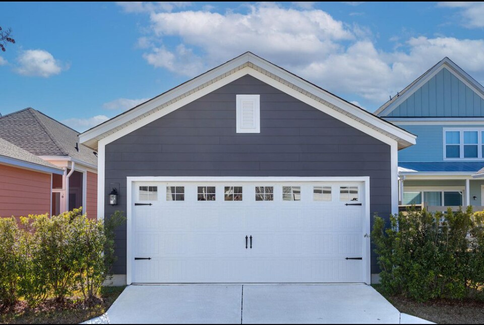 Building Photo - 610 Blueway Ave