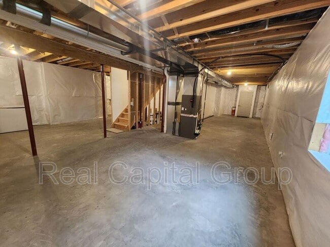 Building Photo - 40 Haywood Ln