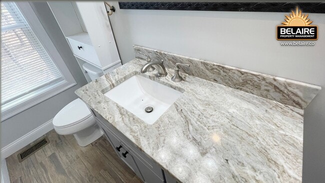 Building Photo - Cozy Country Living