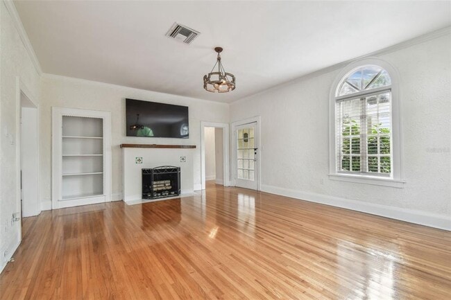 Building Photo - 3120 S Julia Cir