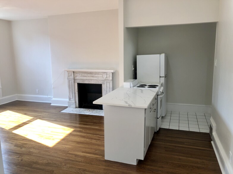 Building Photo - 415 Beacon St