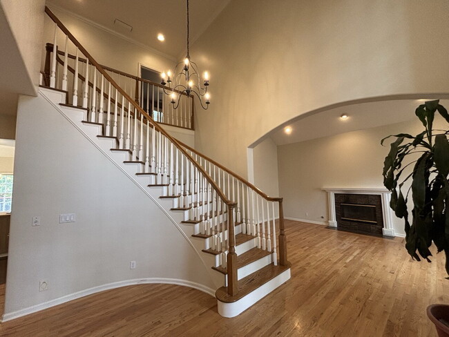 Building Photo - Amazing home in desirable Placerville neig...