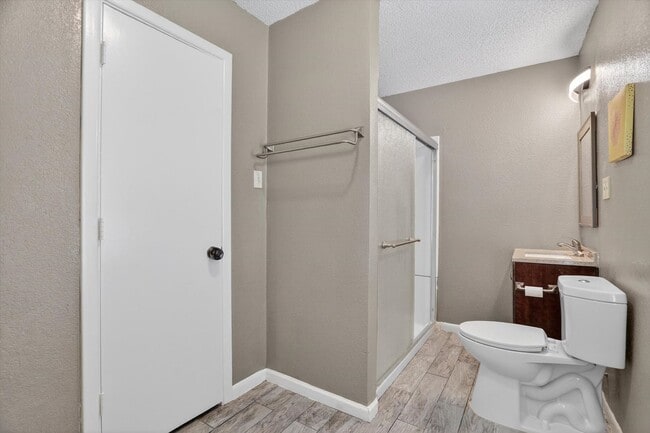Building Photo - Move-In Ready Gem Near DFW Airport and Major Highways