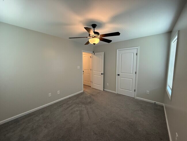 Building Photo - 308 E Franck St