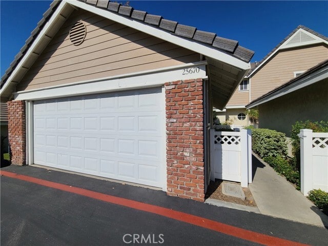 Building Photo - 25670 Huron St