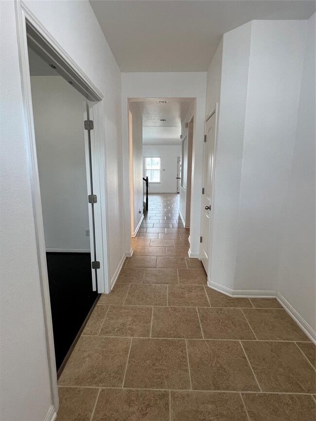 Building Photo - 1508 Daylily Loop