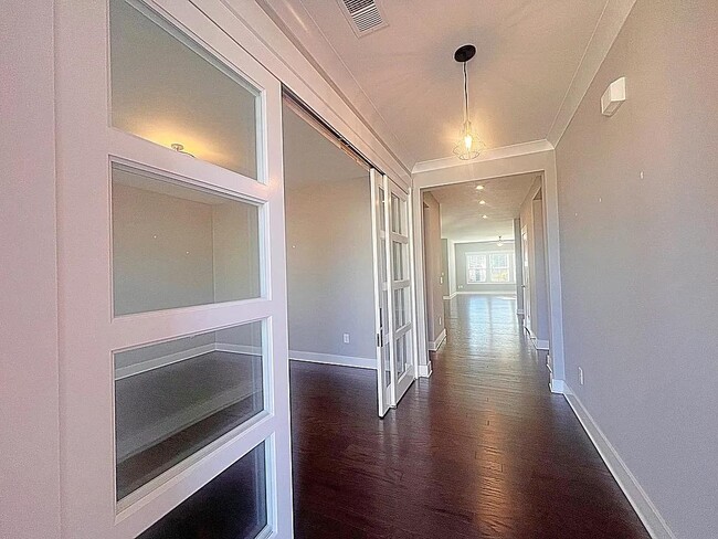 Building Photo - 213 Bank Swallow Wy