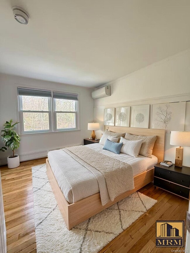 Building Photo - 18 Bayles Ave