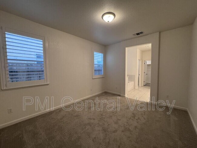 Building Photo - 4612 Irma Dr