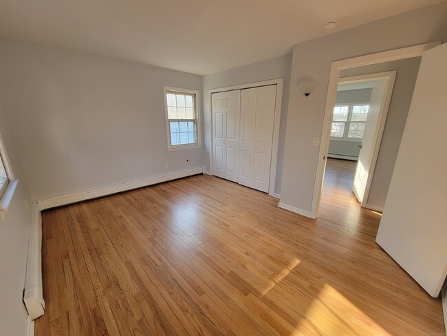 Building Photo - 181 Longview Ave