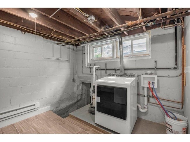 Building Photo - 1257 Palace Ave