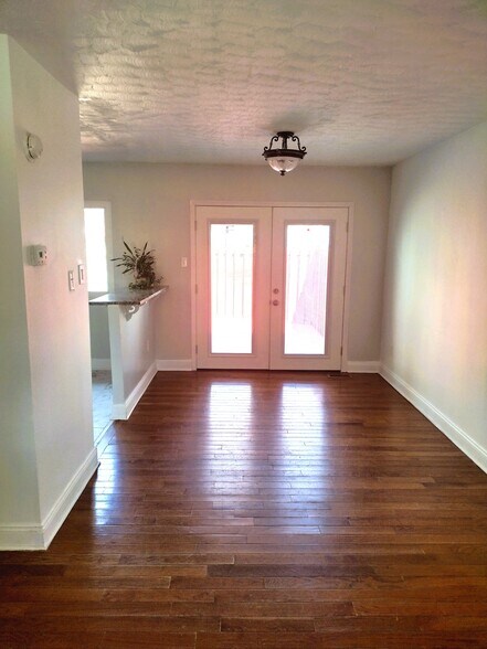 Building Photo - 9578 Landbreeze Row