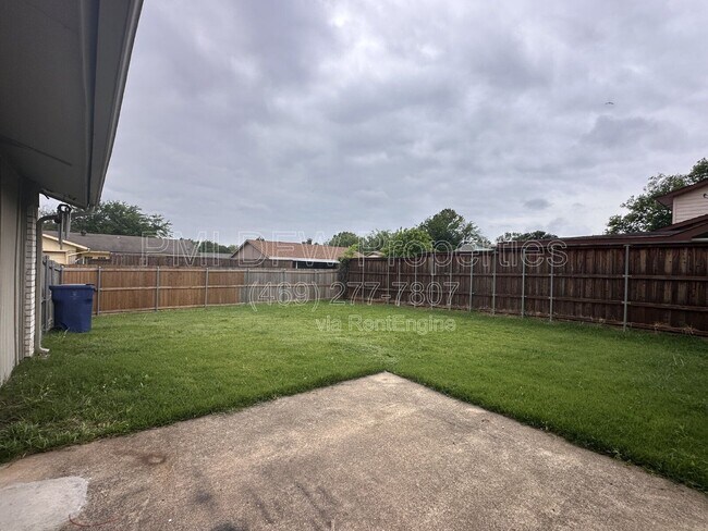 Building Photo - 1818 Andover Dr