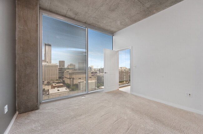 Building Photo - 400 W Peachtree St NW