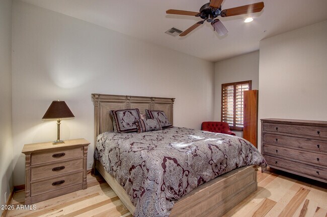 Building Photo - 6526 E Exeter Blvd