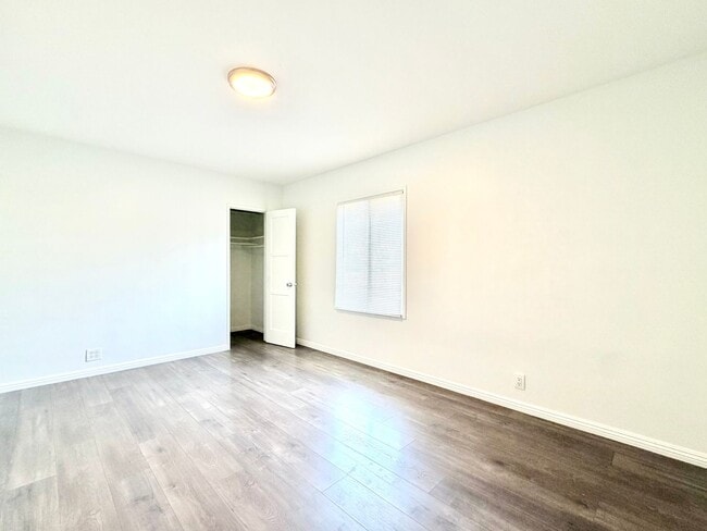 Building Photo - Charming front house 2b/d 2 b/a