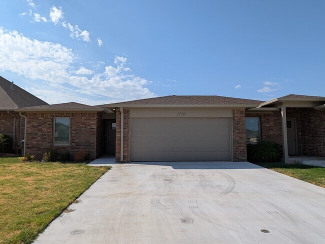 Building Photo - 1116 Black Jack Dr