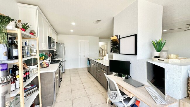 Building Photo - 5010 Golondrina Way
