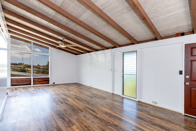 Building Photo - 1680 Hoolaulea Street