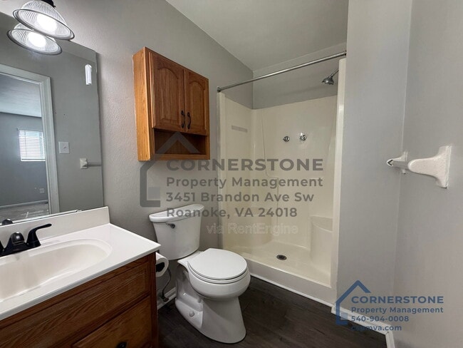 Building Photo - 3113 Clearview Dr
