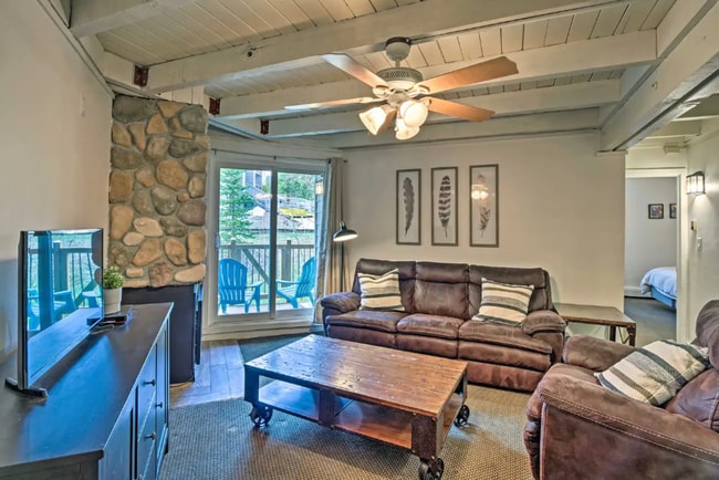 Building Photo - 2400 Lodgepole Cir