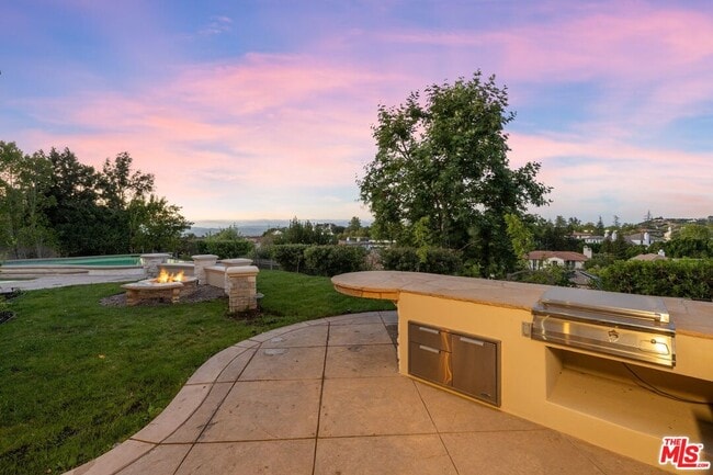 Building Photo - 25561 Prado De Oro