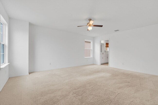 Building Photo - Charming 4-Bedroom Home in Cinco Lakes – Community Amenities & Prime Location!