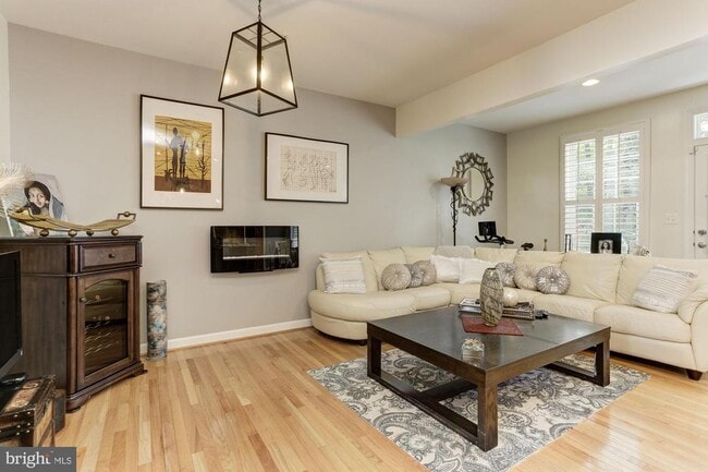 Building Photo - 1715 Chiswick Ct
