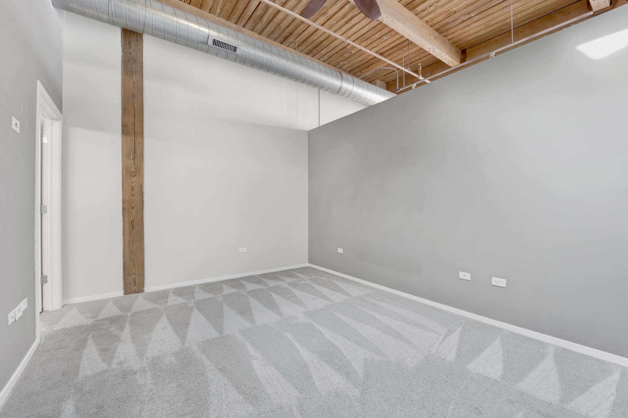 Building Photo - 1040 W Adams St