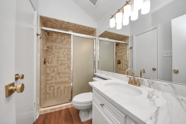 Building Photo - 1023 Oyster Bay Dr