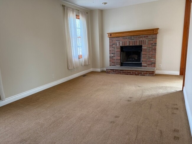 Building Photo - 773 Ridge Dr