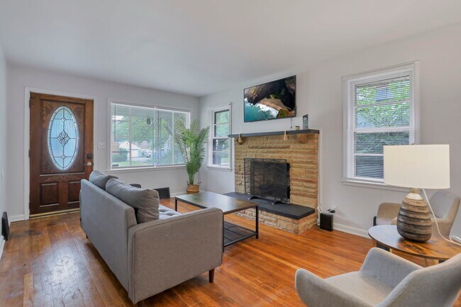 Building Photo - 1275 E Weber Rd