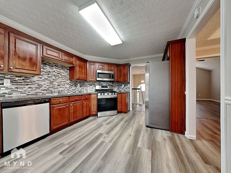 Building Photo - 158 Mcarthur Dr