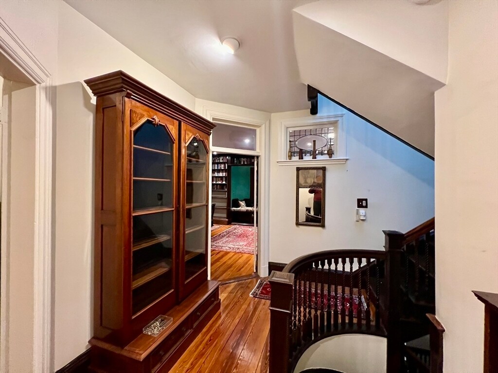 Building Photo - 736 Washington St