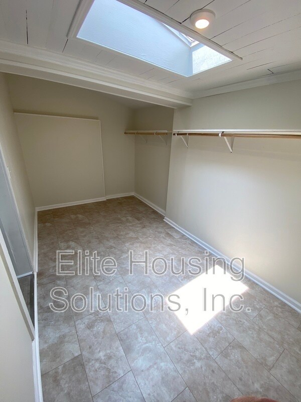 Building Photo - 4672 W Lee Hwy