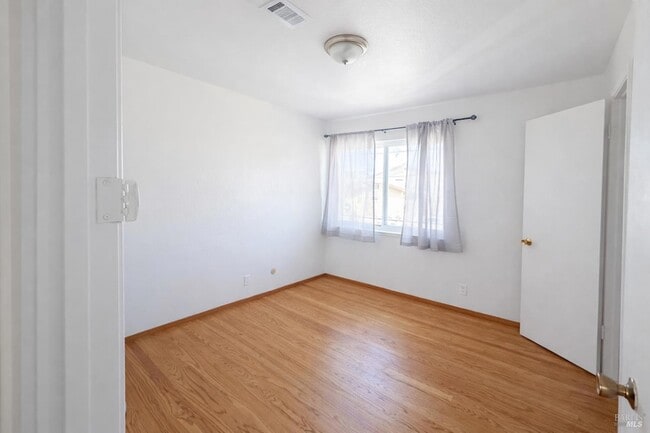 Building Photo - 5122 Potrero Ave