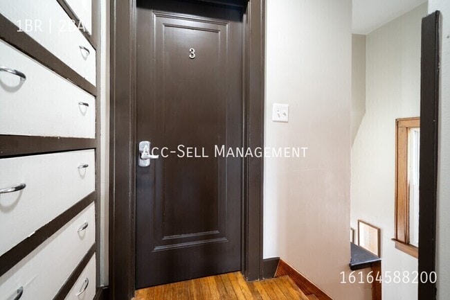 Building Photo - 1038 Crosby St NW